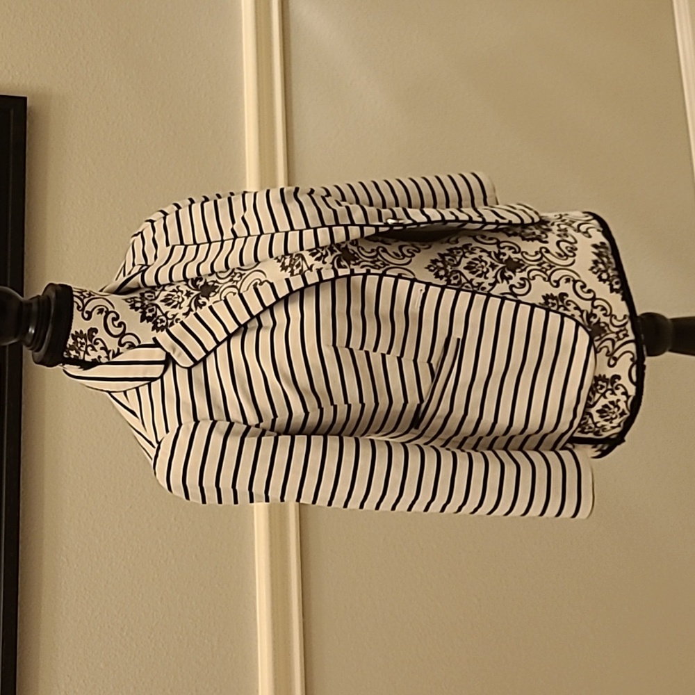 Black & White Stripped Blazer